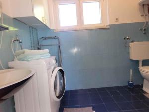 Koupelna v ubytování Holiday home in Starigrad-Paklenica 6797