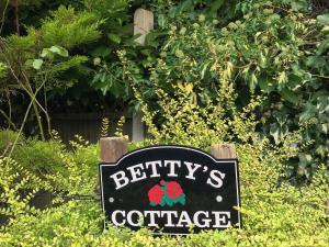 Certifikát, hodnocení, plakát nebo jiný dokument vystavený v ubytování Bettys Cottage