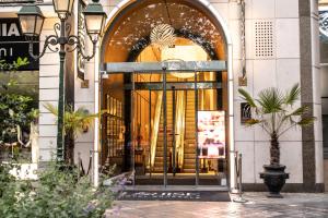 Η πρόσοψη ή η είσοδος του Le Louise Hotel Brussels - MGallery Collection