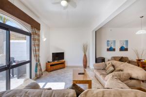 Televiisor ja/või meelelahutuskeskus majutusasutuses Hgieri Holiday Home