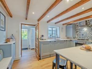 Køkken eller tekøkken på Lavender Cottage