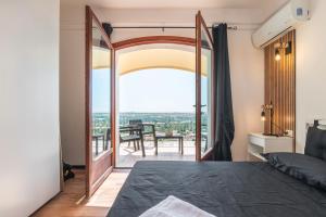 Giường trong phòng chung tại Apartment in Is Molas Golf Club