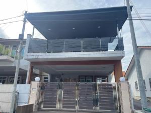 Balkón nebo terasa v ubytování YY Palace Pagoh Jaya