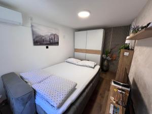 Postel nebo postele na pokoji v ubytování Mirka