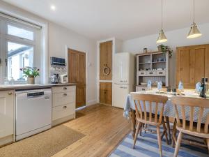 Kuchyň nebo kuchyňský kout v ubytování Baytree Cottage + 21 fotografií