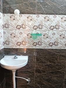 Bilik mandi di Gokulam Residency +5 gambar