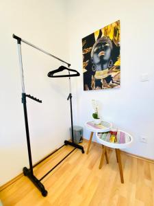 Galeri foto Comfortable 5BR shared Apt Well Connected Location di Wina