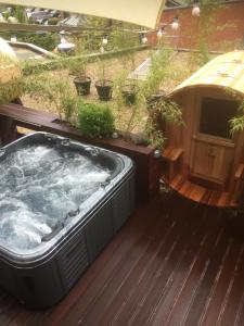 Zdjęcie z galerii obiektu Suite 40 Jacuzzi & Sauna by Malmedreams w mieście Malmedy