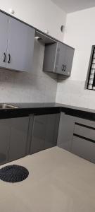 Corporate Hostel & PG的厨房或小厨房