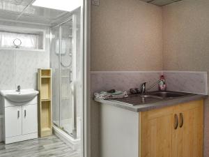 Ένα μπάνιο στο Apartment 786 At The Granville