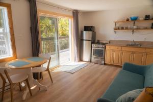 Dapur atau dapur kecil di Little Beach Resort