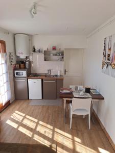 Nhà bếp/bếp nhỏ tại GITE Logis du Parc Libourne