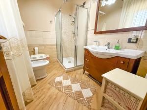 Bilik mandi di Casa Borgovecchio +30 gambar