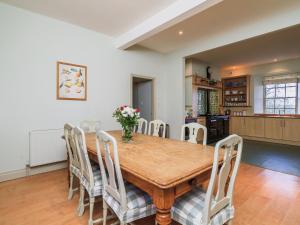Kuchyň nebo kuchyňský kout v ubytování Lochenkit Farmhouse + 13 fotografií