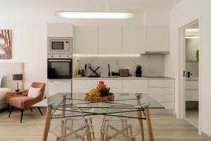 Kuchyň nebo kuchyňský kout v ubytování Funchal Heart Studio