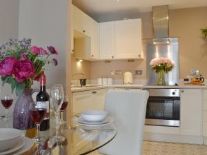 Dapur atau dapur kecil di Little Oaks