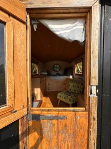 Fotografie z fotogalerie ubytování The Shepherd's Hut v destinaci Craighouse + 3 fotografie