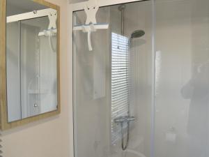 Et badeværelse på Summer Breeze - Uk37642