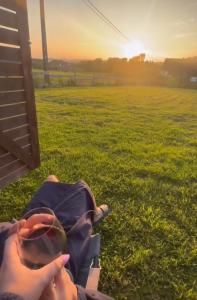Východ nebo západ slunce při pohledu z prázdninového domu nebo okolí + 37 fotografií