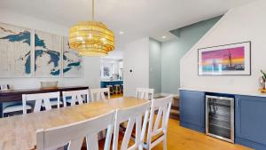 Φωτογραφία από το άλμπουμ του Superior Location Steps to South Beach σε South Haven