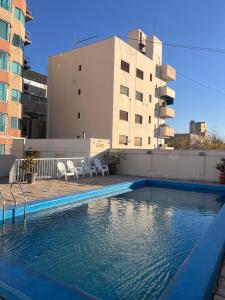 Πισίνα στο ή κοντά στο Inmejorable departamento en Ciudad de Mendoza, con piscina
