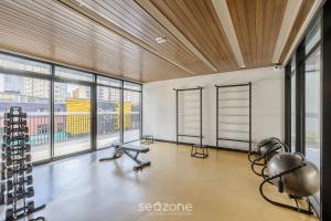 Fitness centrum a/nebo fitness zařízení v ubytování Estadia confortável e completa no Centro de Curitiba - ECL