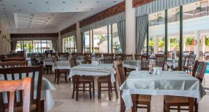 Restaurace v ubytování L'ancora Beach Hotel