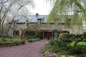 Κήπος έξω από το Gîte de Beltaine en Brocéliande SPA et bain nordique