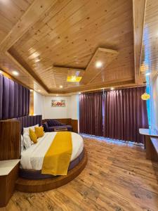 Area soggiorno di White Season Resort - Mountain View With Premium Rooms # Luxury Stay in Manali