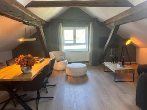 Posezení v ubytování FACT Apartments + 35 fotografií