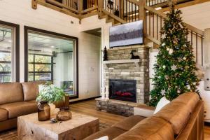 Posezení v ubytování 5 Suites - 180 View - Pool-Spa-Theater - Fireplace