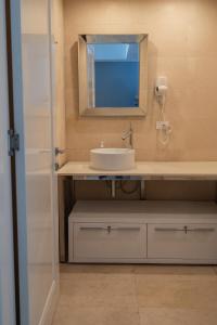 YOO, signature ocean view stay by Yourhost的一间浴室