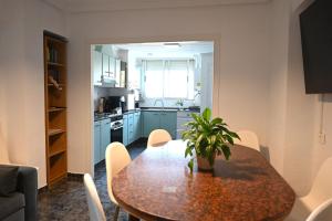 Telewizja i/lub zestaw kina domowego w obiekcie Playa Bonita Apartment