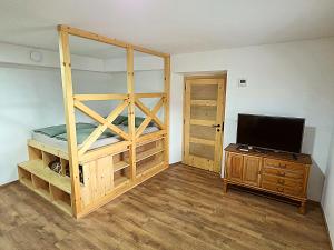 Μια τηλεόραση ή/και κέντρο ψυχαγωγίας στο Apartma Pr'Komarjo