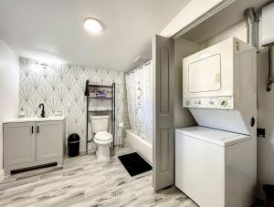 Imagen de la galería de Private 1br Retreat Fast Wi-fi Pets Welcome, en Orlando 18 fotos más