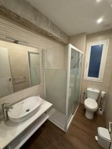 Et badeværelse på Granada Center Chueca Deluxe Apartment