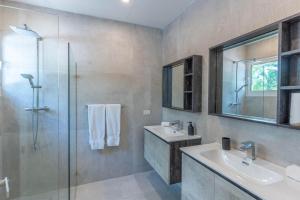 Ένα μπάνιο στο Casa Deco