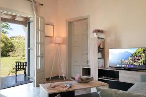 TV a/nebo společenská místnost v ubytování Sofia Apartments