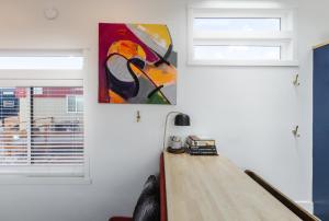 Fotografie z fotogalerie ubytování Cozy modern tiny home near ZION & private deck v destinaci Apple Valley