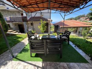 Photo de la galerie de l'établissement Apartments Misa Lake View, à Ohrid