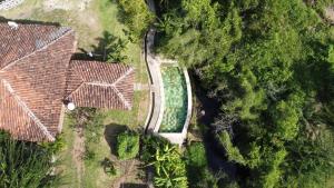 een luchtfoto van een huis met een tuin bij La Puerta de Malacatiupan in Atiquizaya +8 foto's