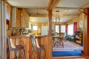 ランドオレイクスにあるGlamping-Style Cabin on 20-Acre Farm Near Lutz!のギャラリーの写真