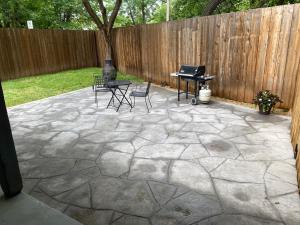 Zahrada ubytování 2bd 1bth place in Arlington Centrally located in DFW and conveniently located near Cowboy's Stadium