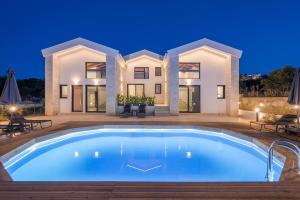 Swimmingpoolen hos eller tæt på NEA Dreamy Houses