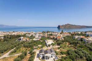 Naturlandskabet i nærheden af villaen