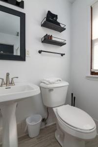 Ένα μπάνιο στο LumberJill Lodge Room 4