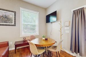 Gallery image of The Smoky Escape Unit 2 in Gatlinburg