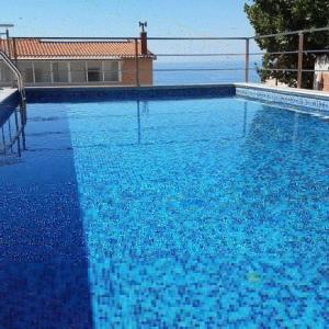 Bazén v ubytování Apartments Dragišić nebo v jeho okolí