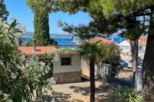 Gallery image of Lovely Holiday Home By The Sea - Happy Rentals in Selce