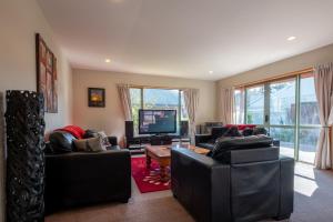 Μια τηλεόραση ή/και κέντρο ψυχαγωγίας στο 2a Bath Street